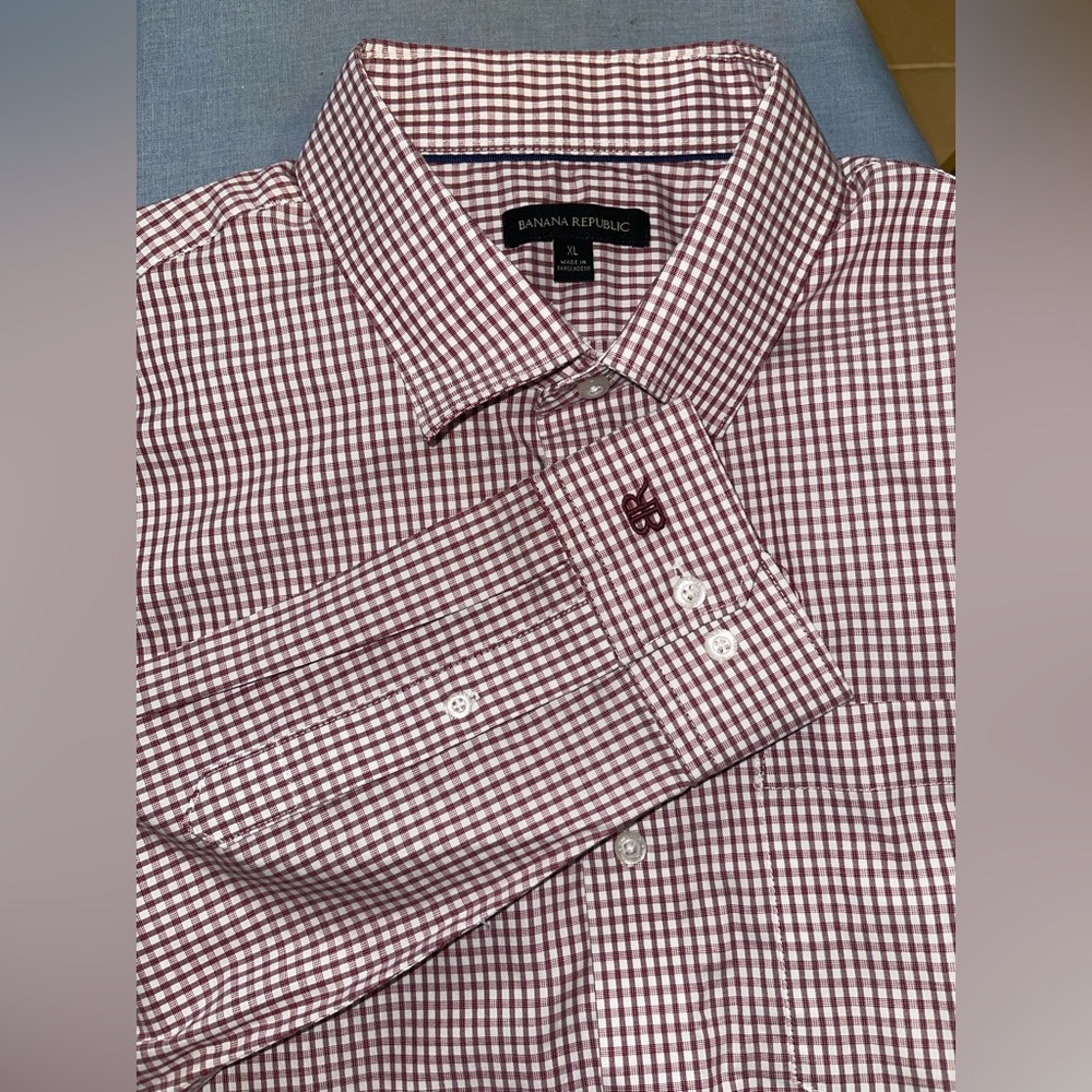 Banana Republic Men's Burgundy Checkered Shirt 100% cotton size XL